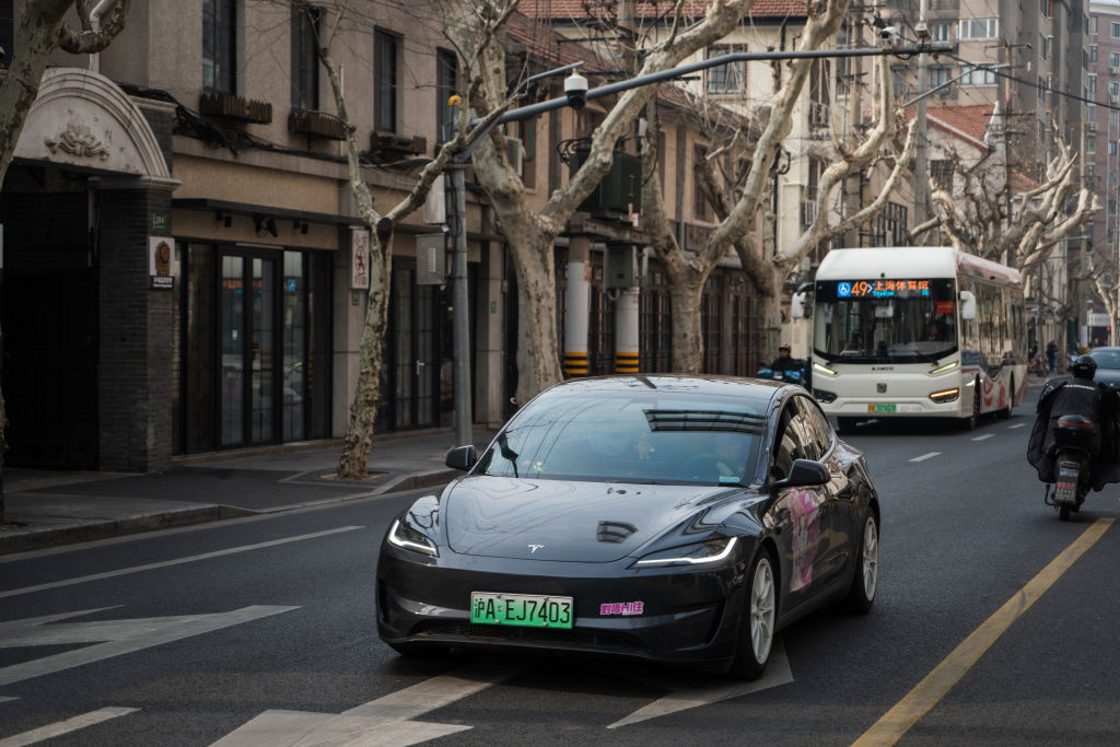 Tesla Launches ‘FSD Supervised’ Ride-Hail Tests in Austin and Bay Area