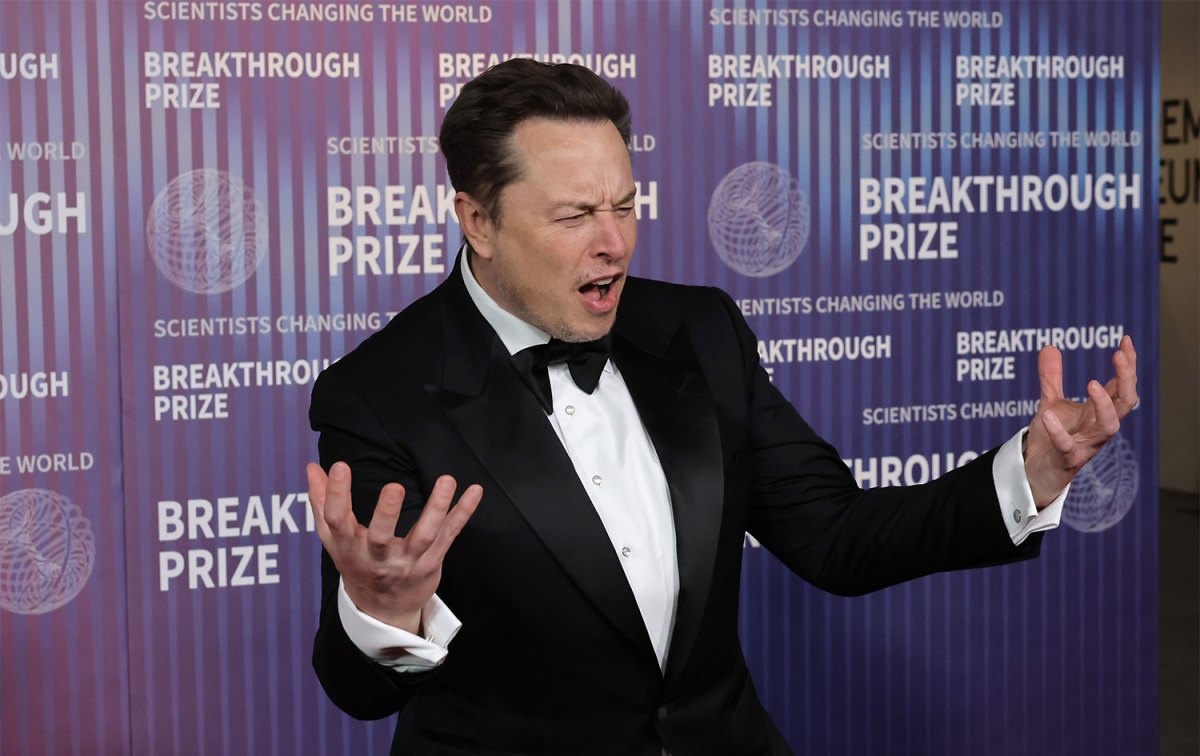 Elon Musk and Sam Altman Clash on X Over $500 Billion Stargate Project