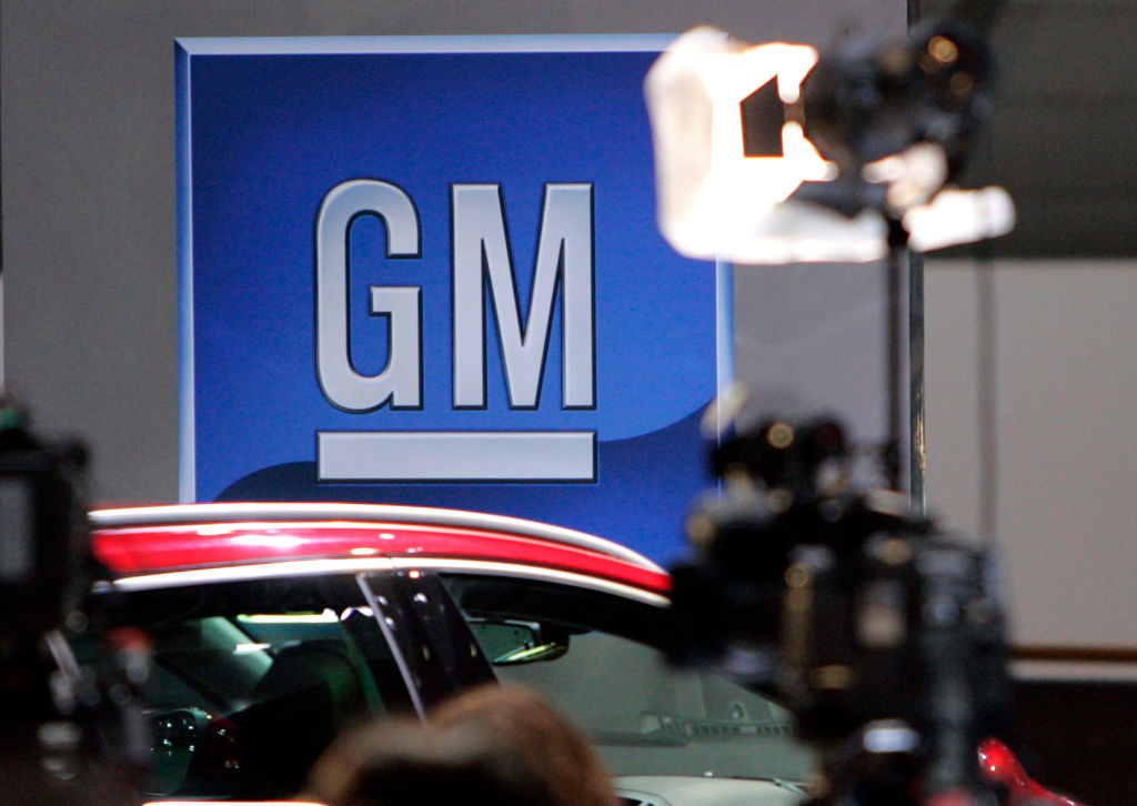 GM Disables Third-Party Android Auto and Apple CarPlay Kits