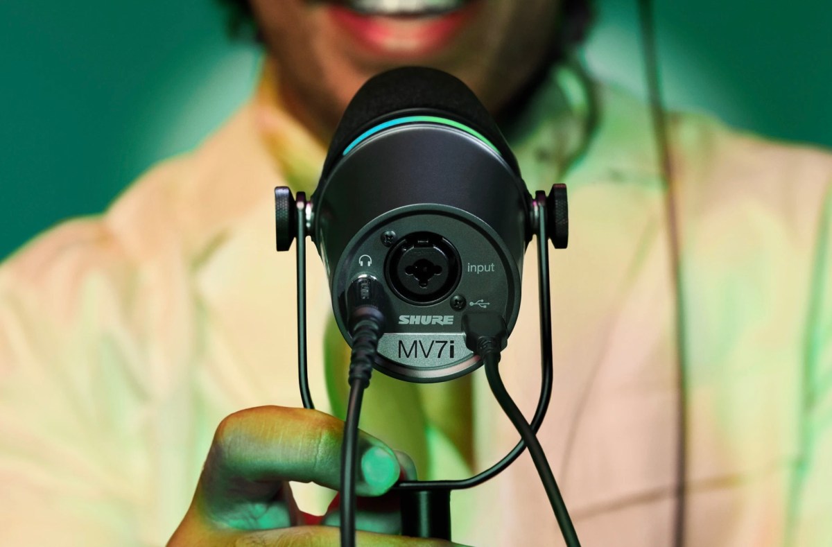 Shure Unveils MV7i: A Smart Microphone for Podcasters