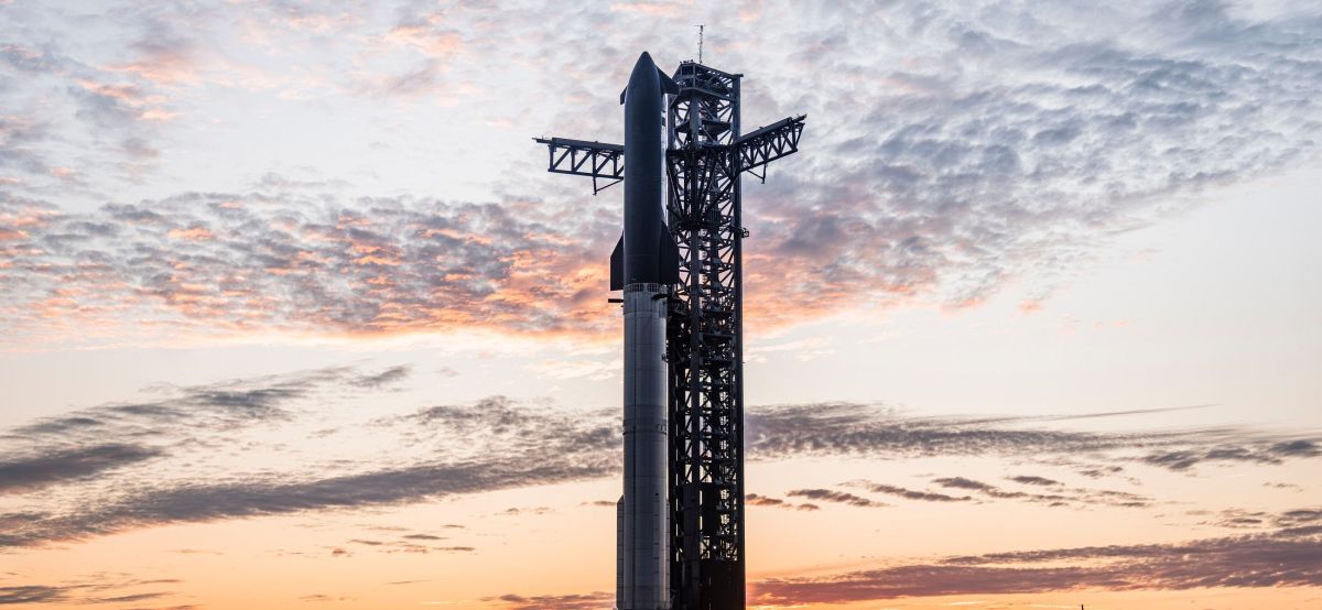 FAA Diverts Flights After SpaceX Starship Explosion