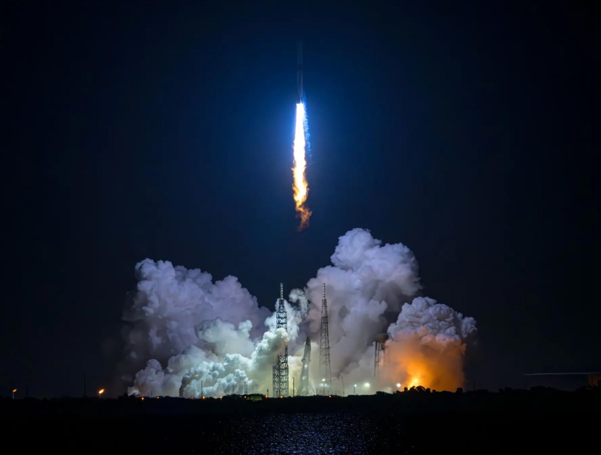 Blue Origin's New Glenn Rocket Achieves First Successful Launch
