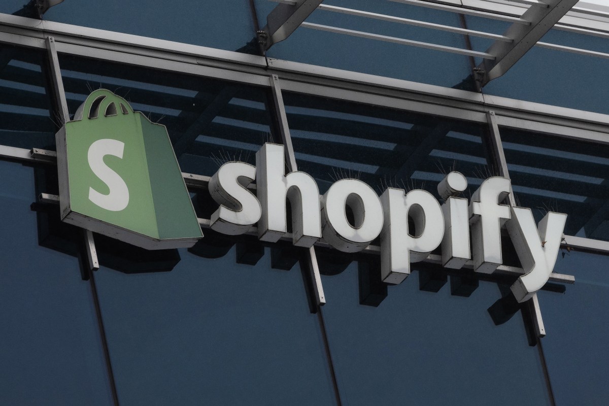 Shopify's CEO Pushes for AI Adoption Before Adding Staff