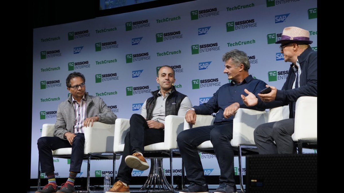 Navigating Startup Decisions: When to Cash Out or Scale Up