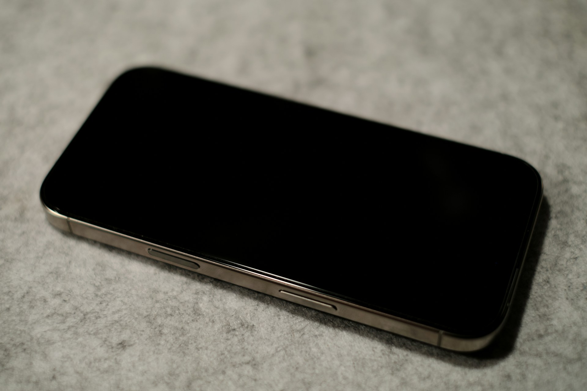 iPhone 16 Surges in China, Outselling iPhone 15 Amidst Huawei Rivalry