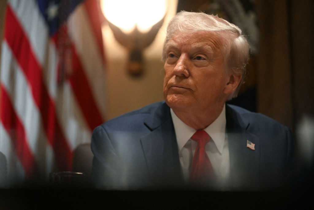 Trump Claims to Have Assisted Tim Cook with Tariff Exclusions