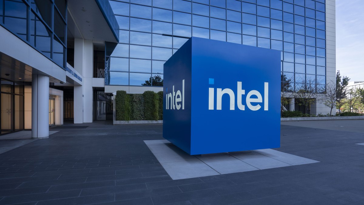 Intel's New CEO Plans to Spin Off Non-Core Units