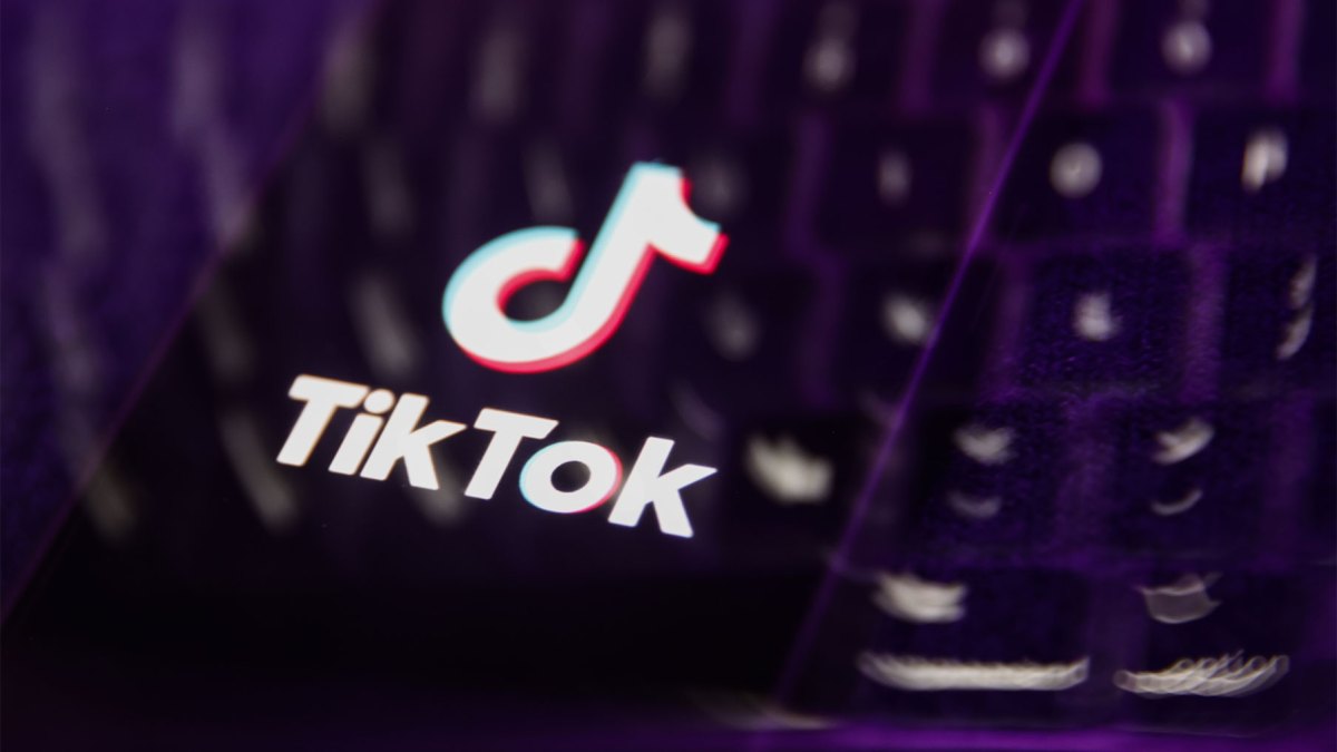 TikTok Tests New Footnotes Feature to Combat Misinformation