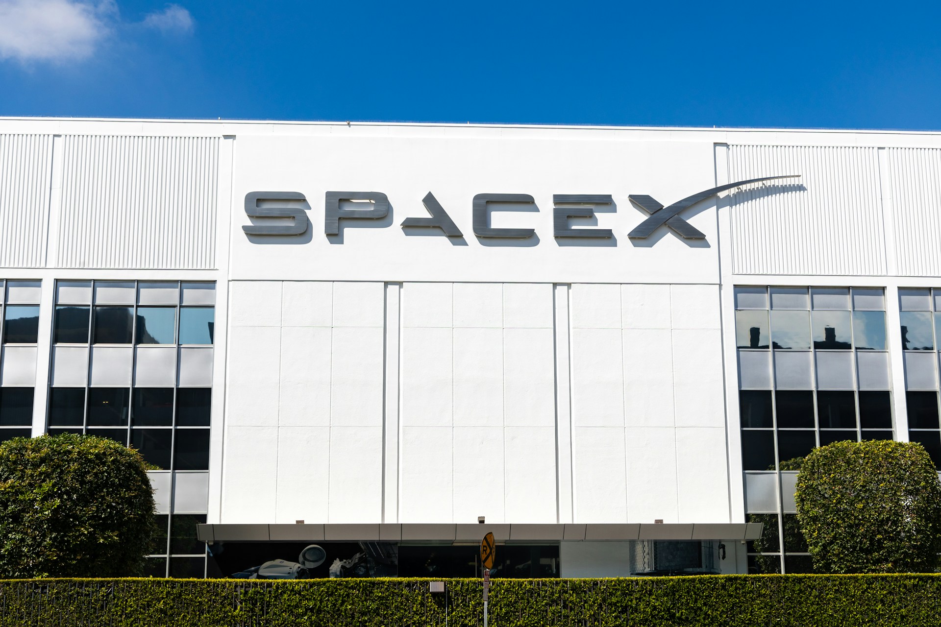 SpaceX Allegedly Hosts 'Secret Backdoor' for Chinese Investors Amid Security Concerns