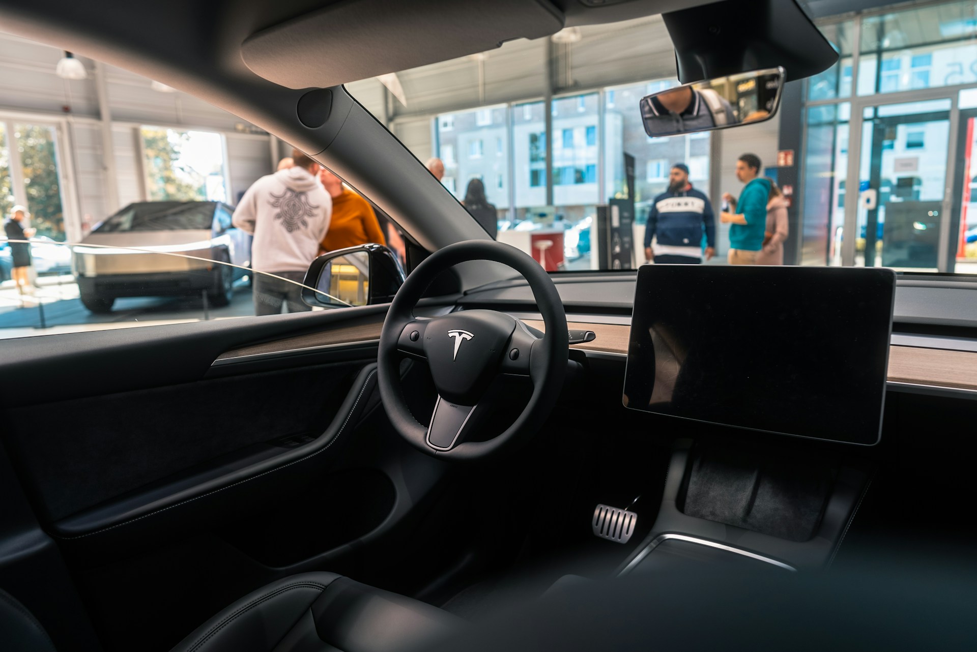 Tesla Launches Revamped Model Y 'Juniper' at Berlin Gigafactory