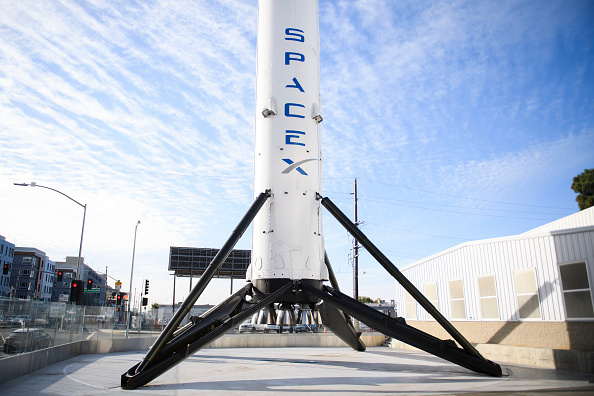 SpaceX Falcon 9 Re-Entry Causes Flight Delays Across Airlines