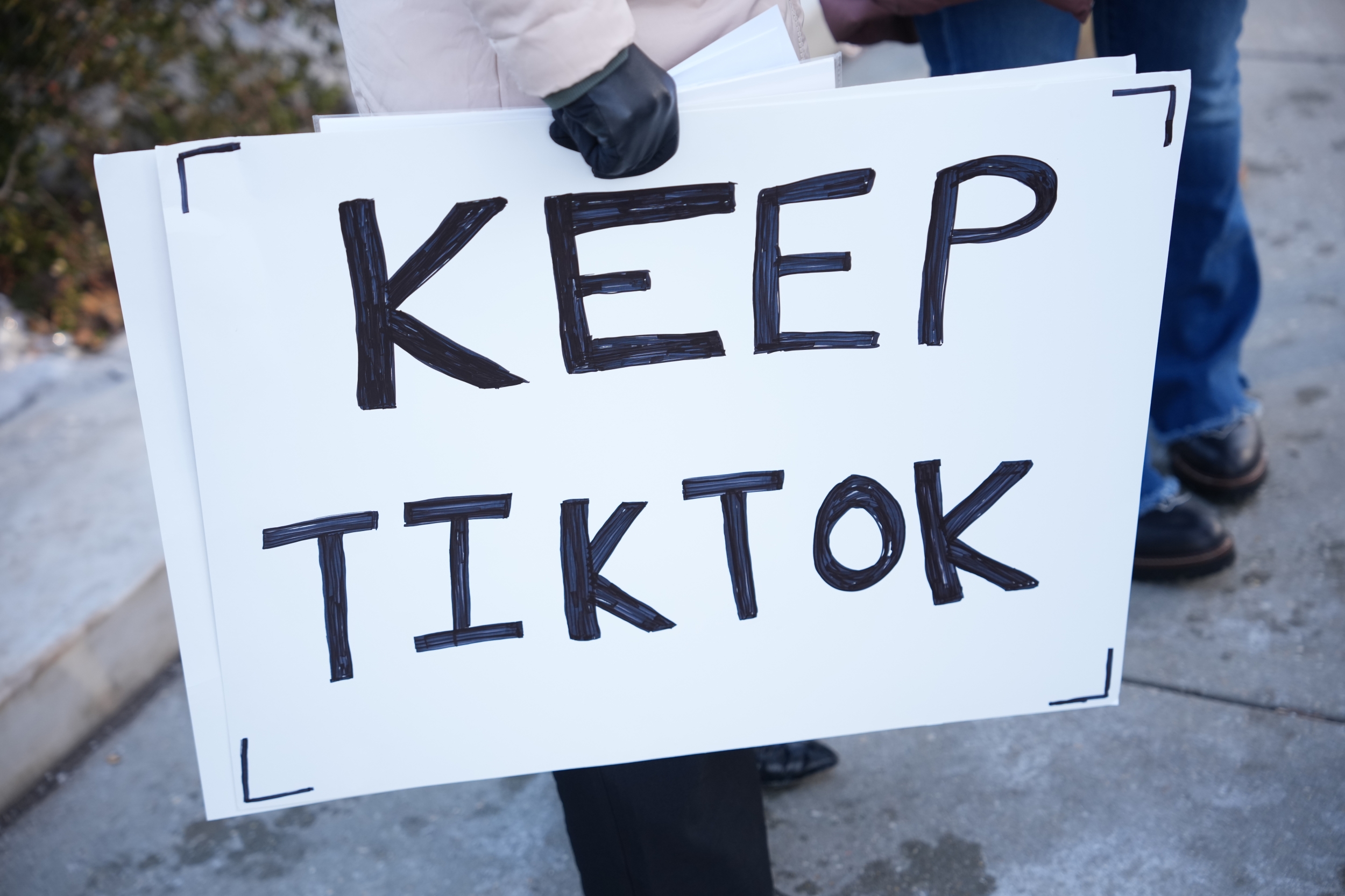 RedNote: TikTok's Alternative Thrives as Ban Looms