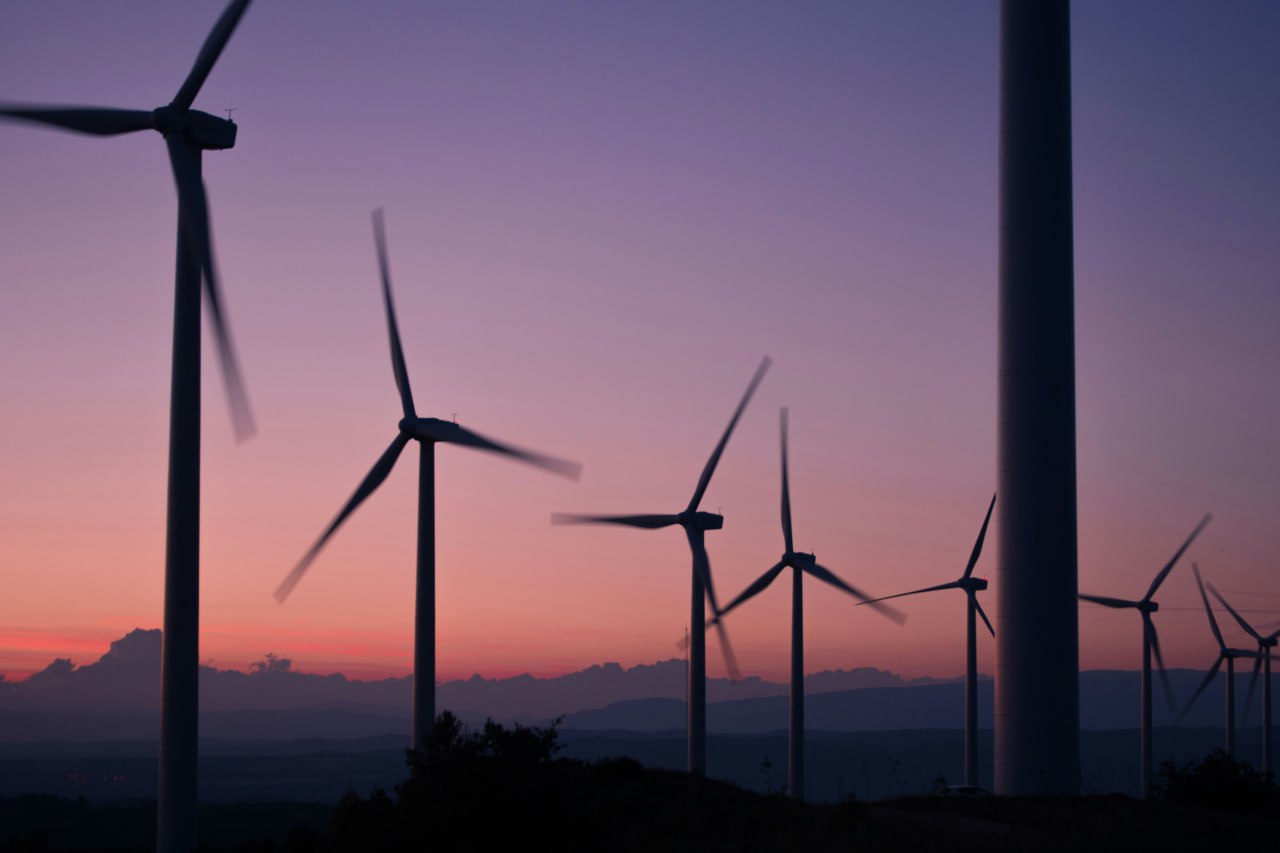 Key Factors in Selecting Offshore Wind Farm Locations