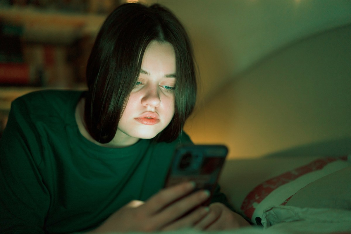DHgate Soars to Top U.S. App Amid Trade War Buzz