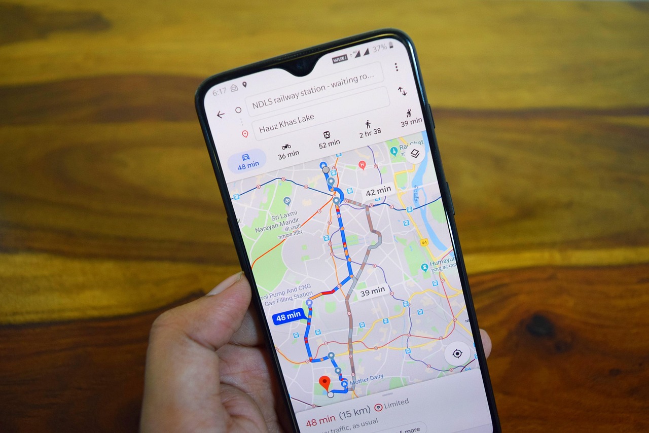 Google Maps Enhances Hurricane Preparedness with Ice Locator Feature
