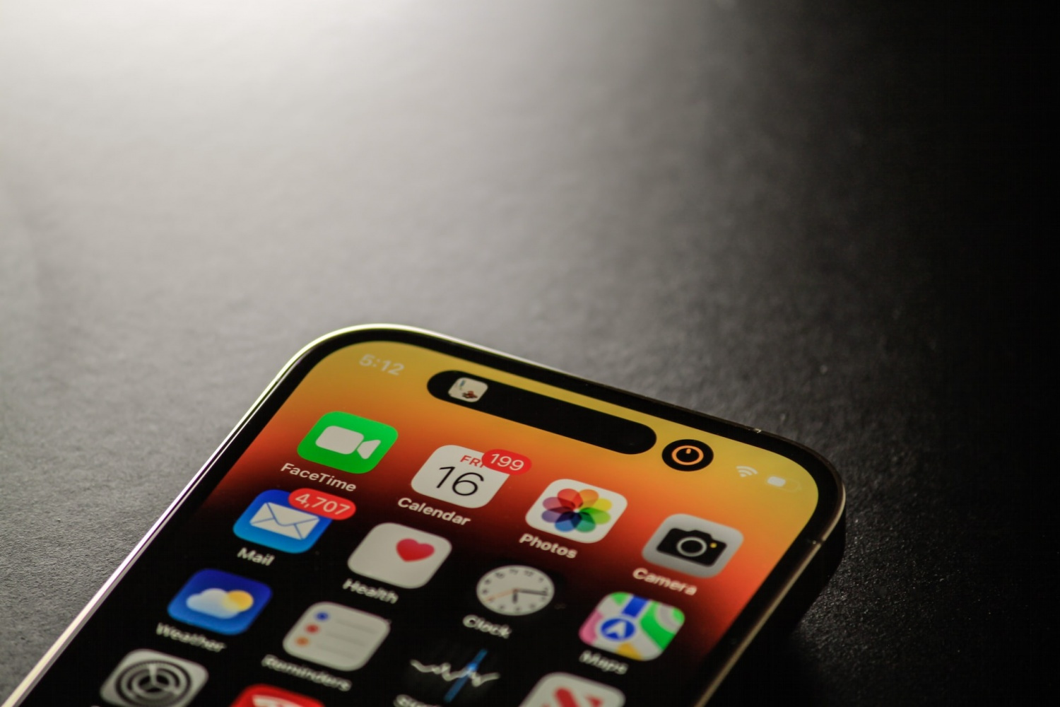 Apple's iPhone SE 4 to Feature Dynamic Island, Leaving Notch Behind