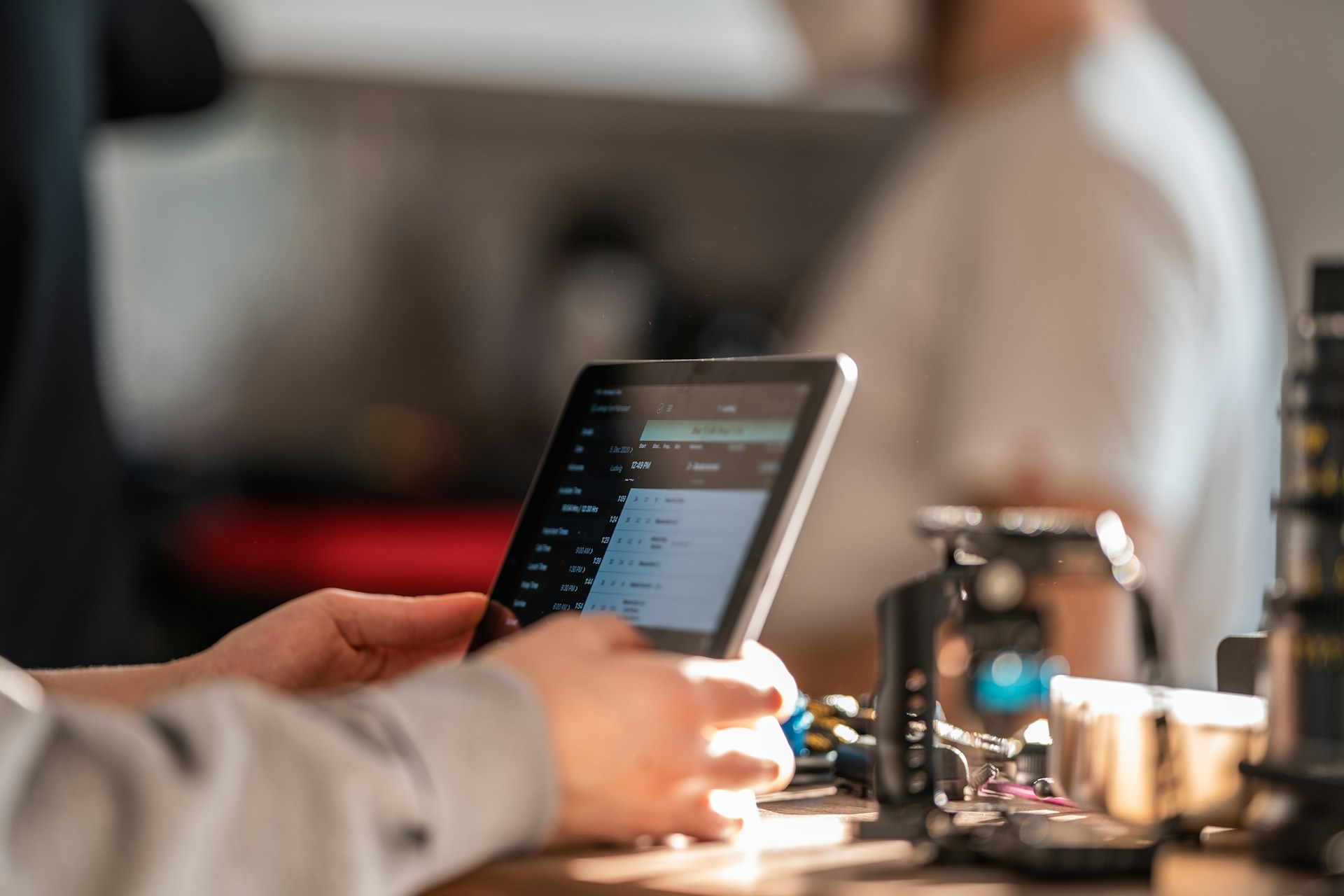 Apple's Upcoming iPad Mini to Feature Limited AI Capabilities in 2025