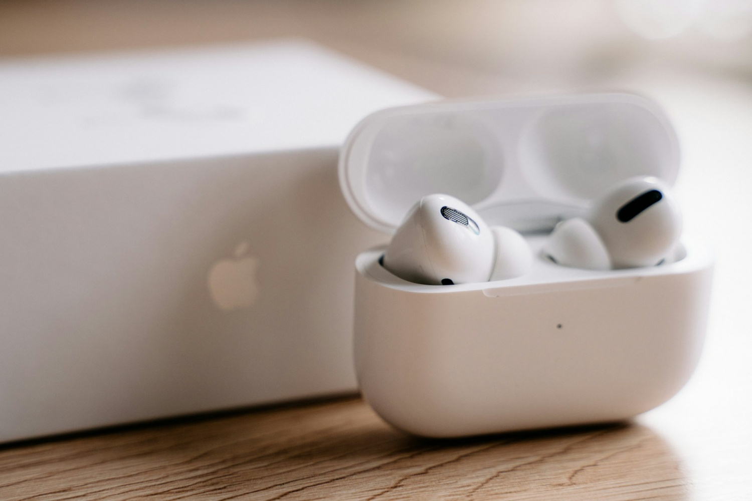 Apple's AirPods to Feature Live Language Translation, Competing with Google's Pixel Buds
