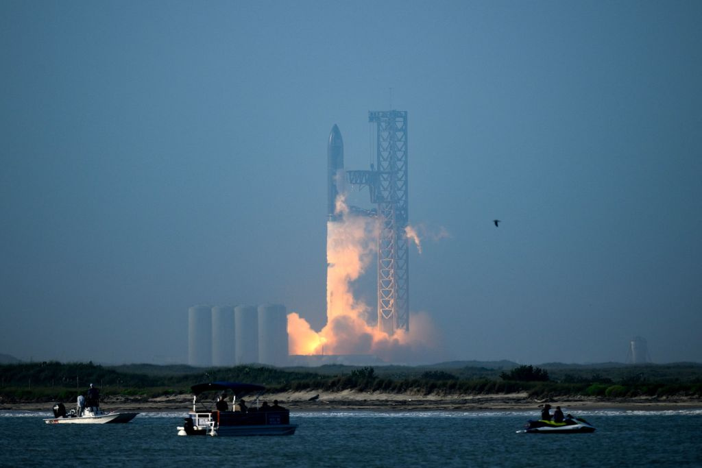Texas Bills Aim to Grant SpaceX Control Over Roads and Beaches for Launches