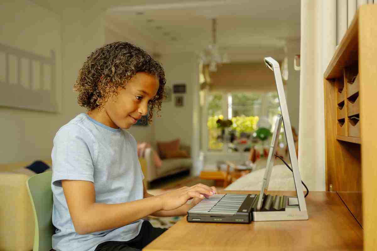 Roli Unveils AI-Powered Airwave System to Revolutionize Piano Learning