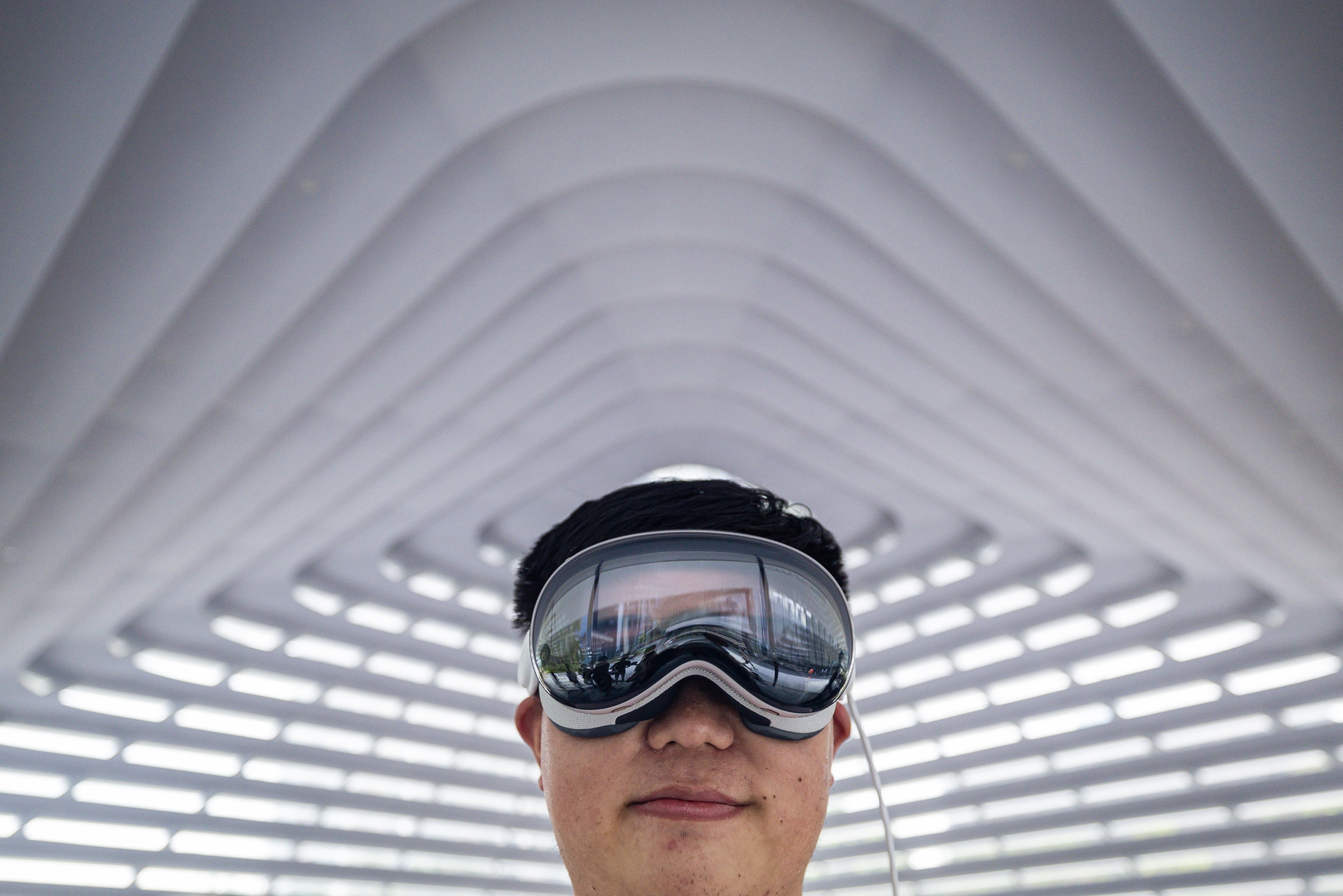 Apple Vision Pro Faces Production Suspension Amid Weak Demand