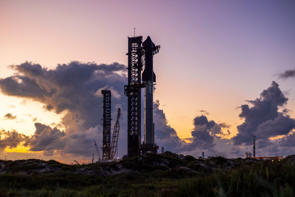 SpaceX Set to Test Starship with Model Starlink Satellites