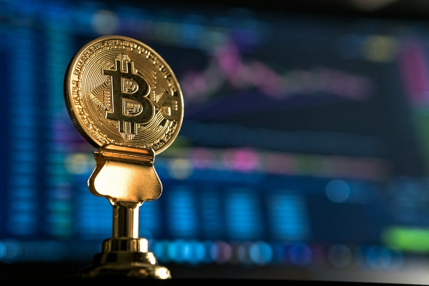 Crypto Market Faces Crisis: JOLTS Report Triggers Massive Sell-Off