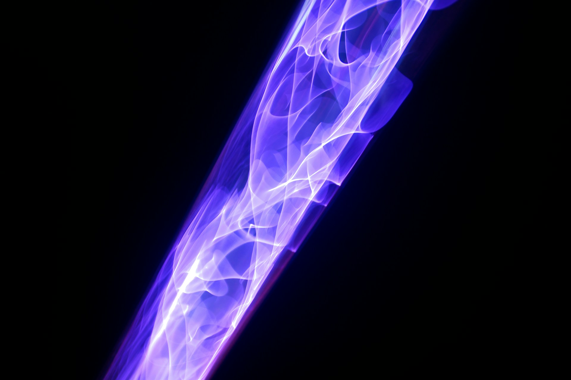 MIT's 'Tractor Beam' Chip Transforms Cellular Manipulation
