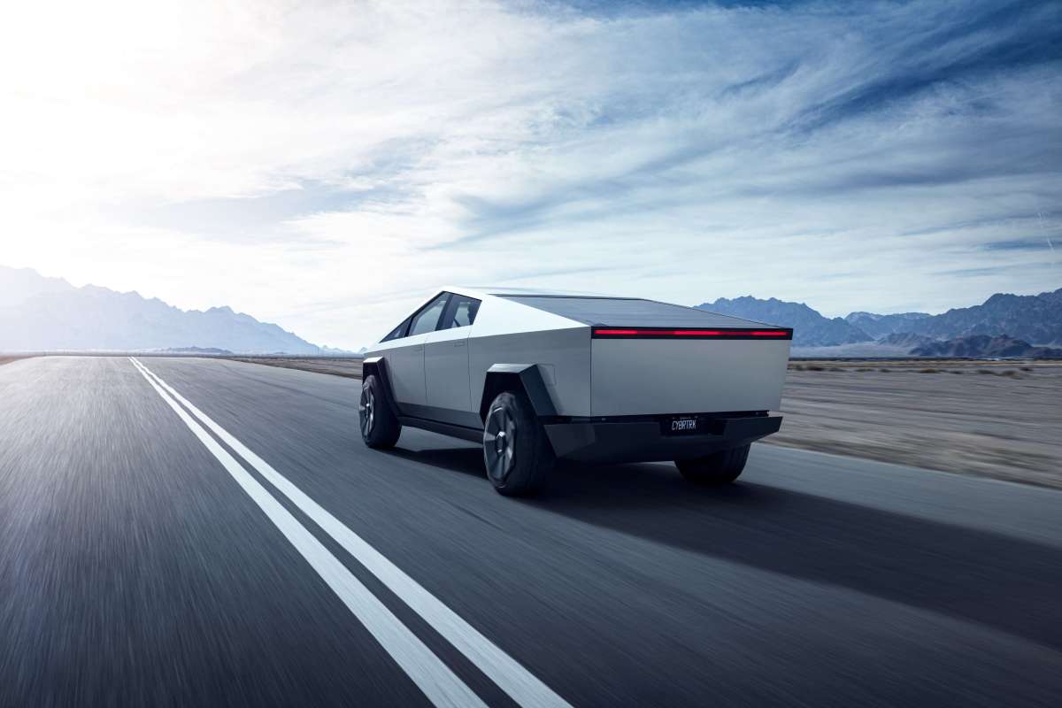Tesla Cybertruck Surpasses Ford Mach-E as Third Best-Selling EV in the U.S.