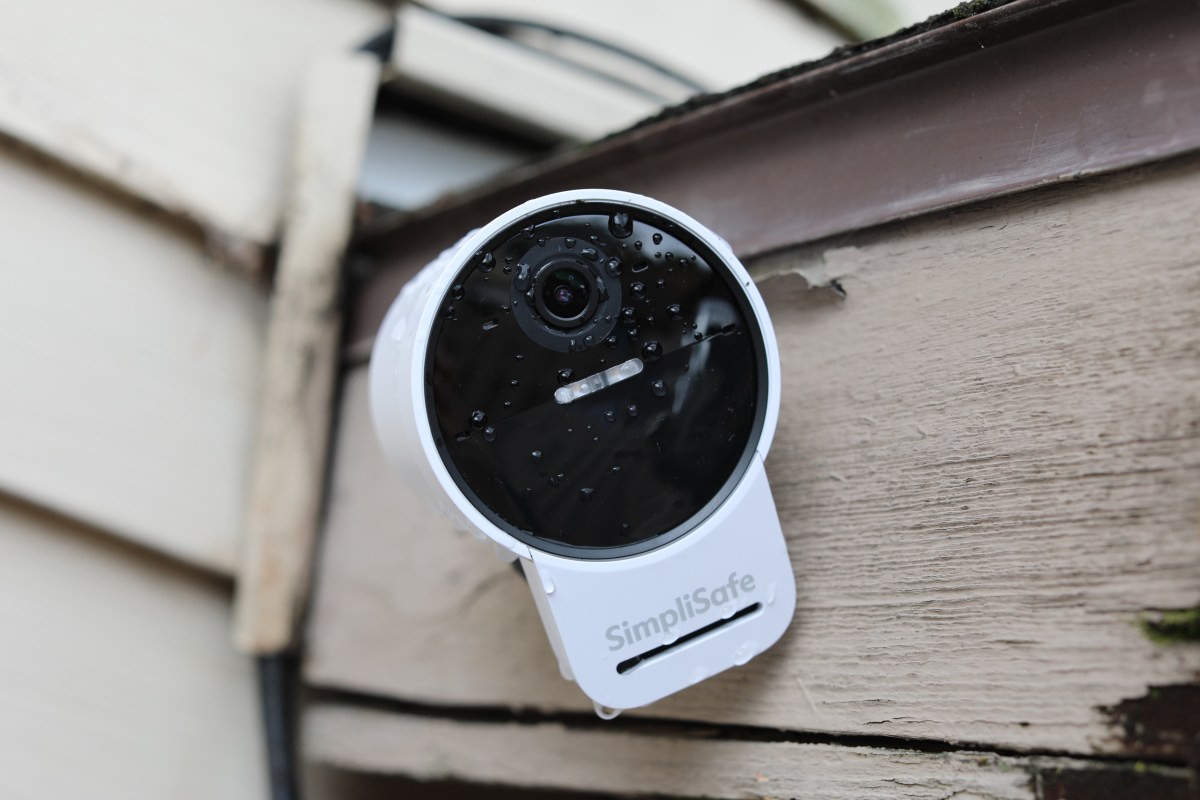 SimpliSafe Launches AI-Powered Outdoor Monitoring Service with Human Oversight