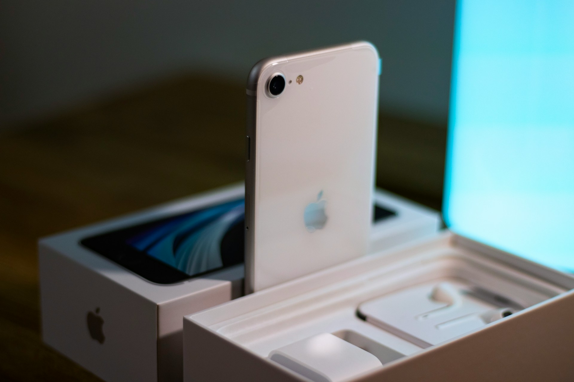 Apple's iPhone SE 4 Plus Rumored to Be 'Dead on Arrival' - Is the Big-Screen Dream Over?