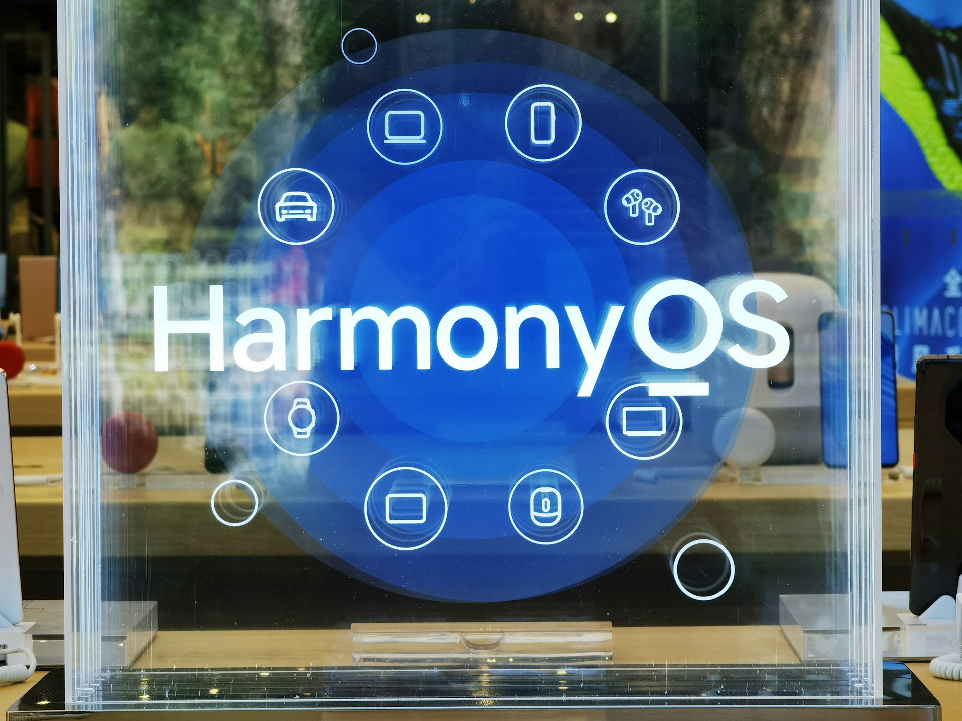 Huawei's HarmonyOS Next: A Bold Move to Challenge iOS and Android