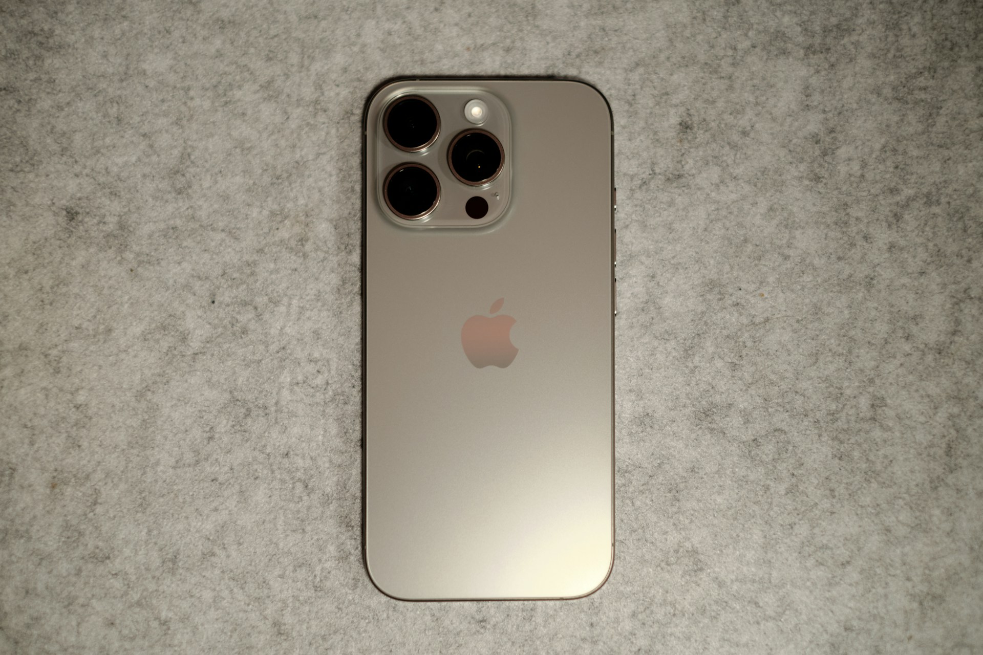 iPhone 17 Pro to Feature New Telephoto Lens with Enhanced Zoom Capabilities