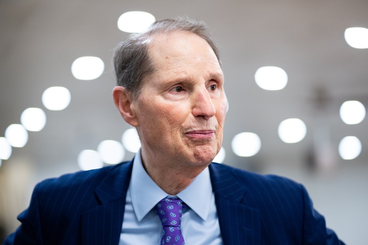 Senator Wyden Blocks Trump’s CISA Nominee Over Telecom Security Concerns