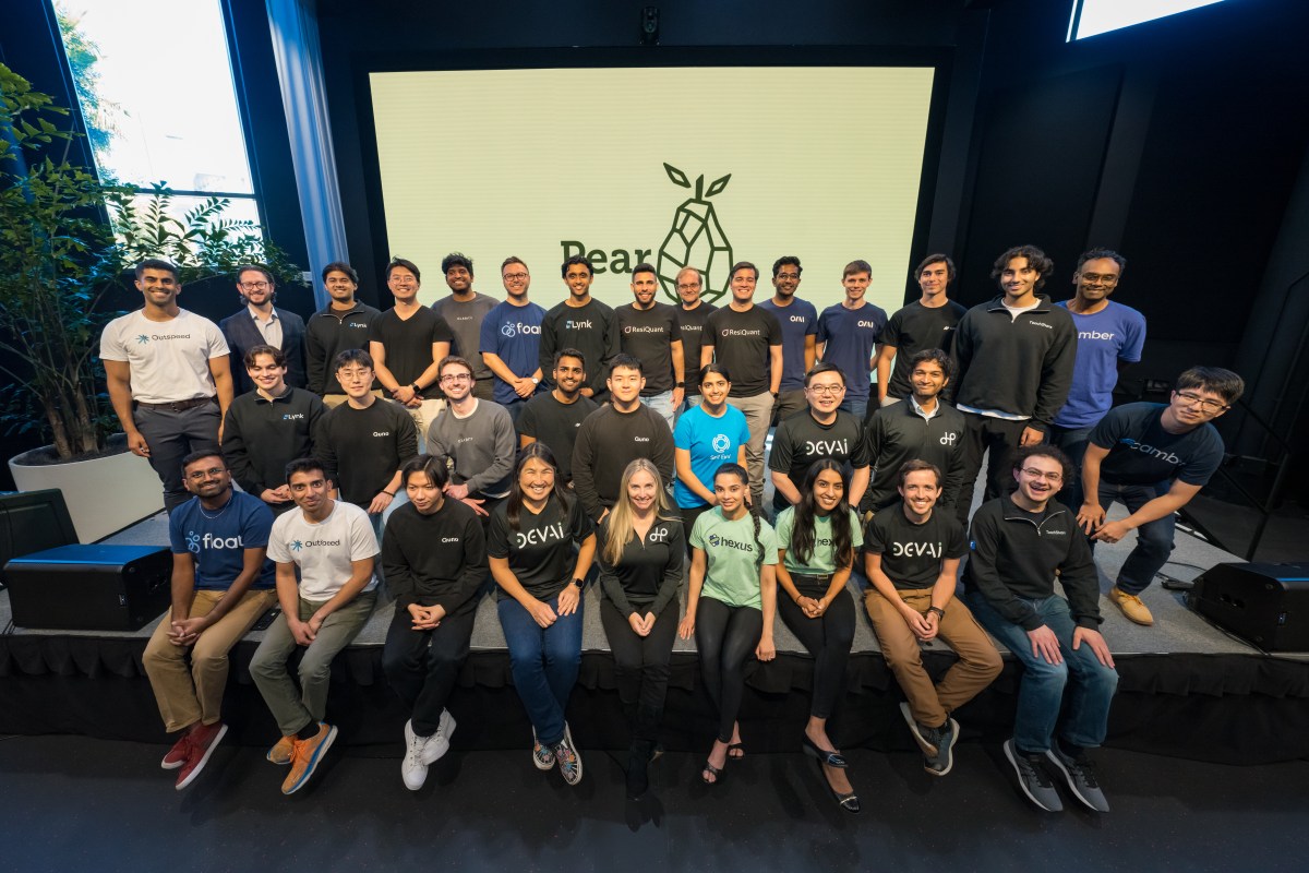 Pear VC Expands Accelerator Program: Introducing PearX to Fuel Startups' Growth